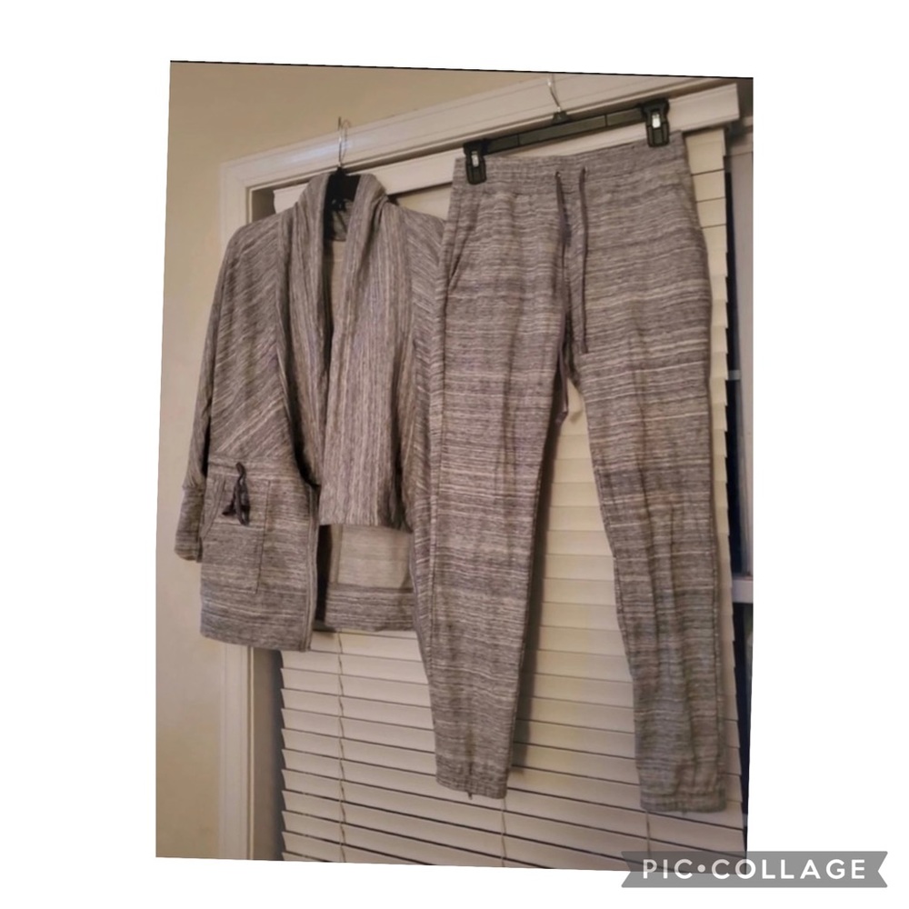 New York & Company set size Small jacket/ X-Small Pants.